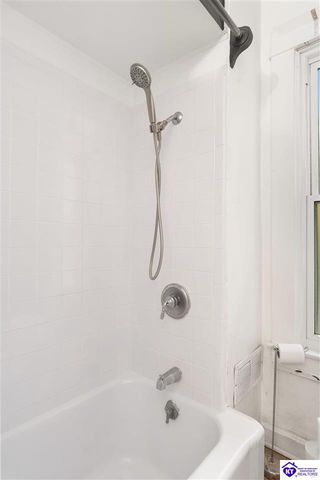 211 W Poplar Street, Elizabethtown, KY 42701