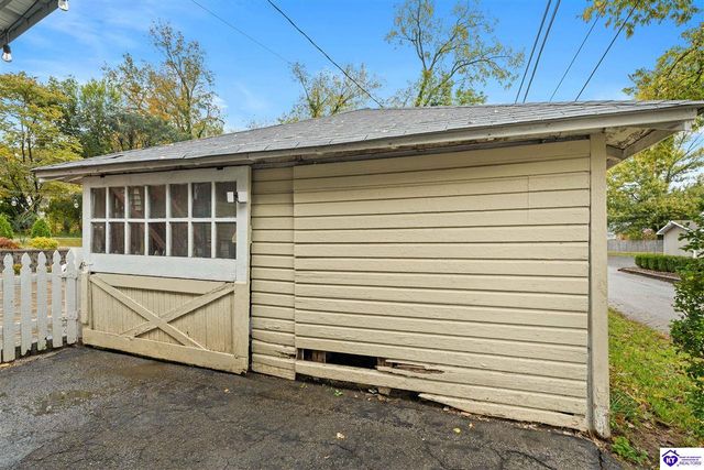 211 W Poplar Street, Elizabethtown, KY 42701