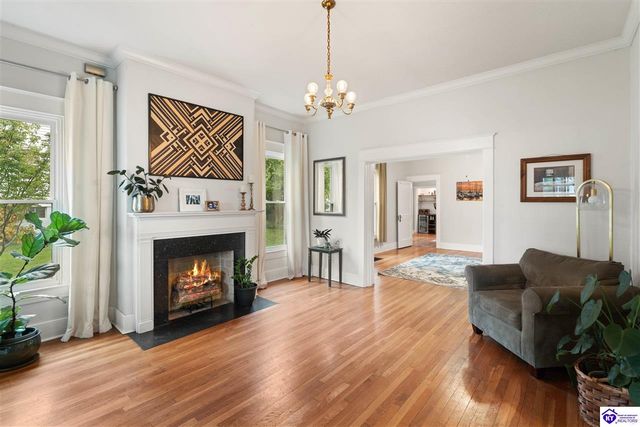 211 W Poplar Street, Elizabethtown, KY 42701