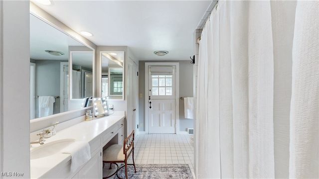 11865 Africa Acres Drive, Chesterland, OH 44026