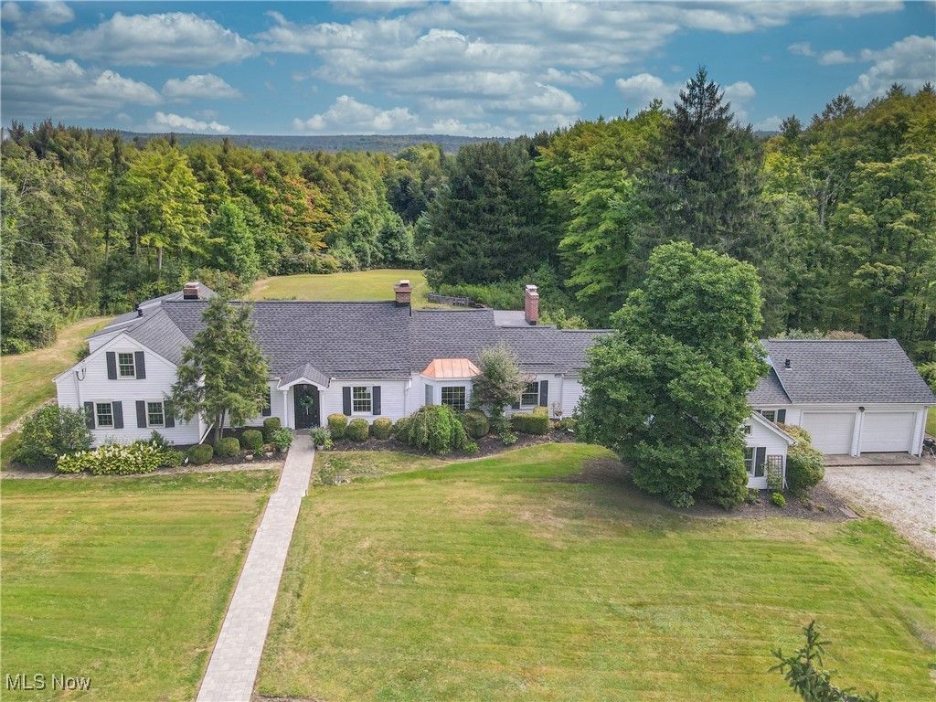 11865 Africa Acres Drive, Chesterland, OH 44026