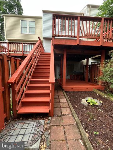 6556 SKYLEMAR TRL, Centreville, VA 20121