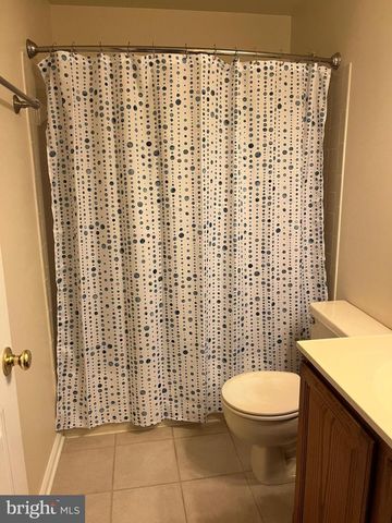 6556 SKYLEMAR TRL, Centreville, VA 20121