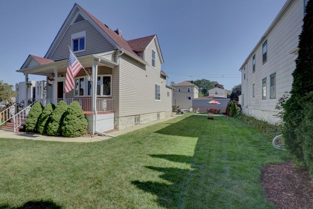 133 N 17th Avenue, Melrose Park, IL 60160