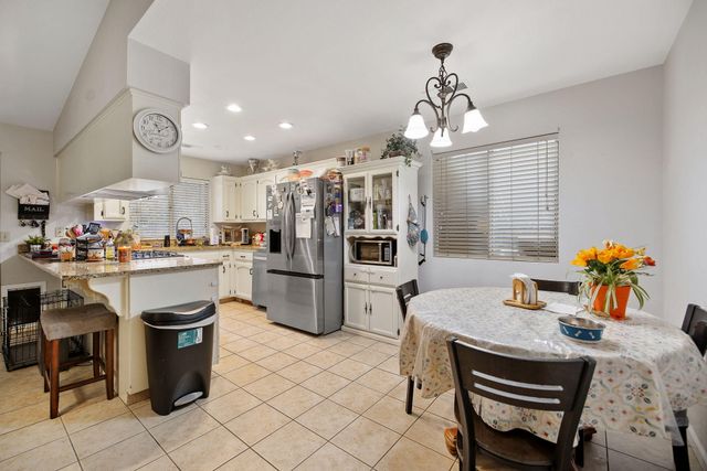 606 N Orange Avenue, Exeter, CA 93221