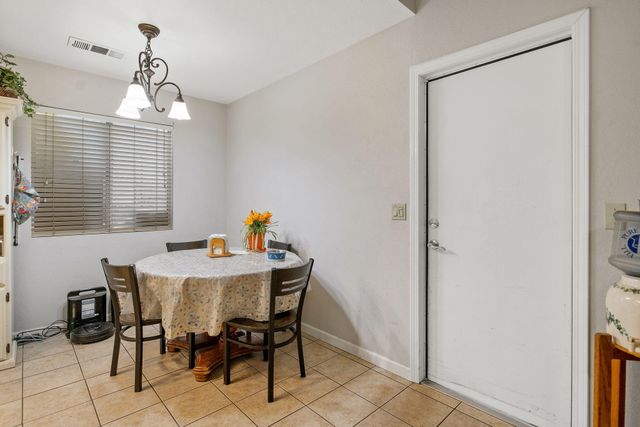 606 N Orange Avenue, Exeter, CA 93221