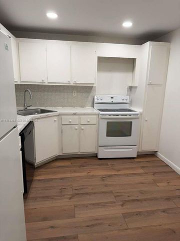 2780 NE 183rd St 410, Aventura, FL 33160