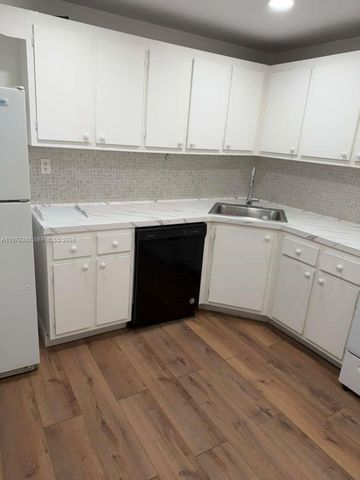 2780 NE 183rd St 410, Aventura, FL 33160