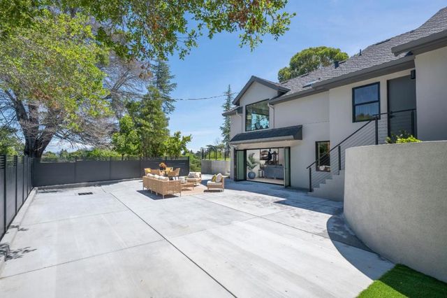 655 Hayne Road, Hillsborough, CA 94010