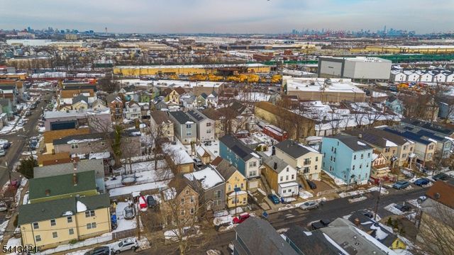 853 Rebecca Pl, Elizabeth City, NJ 07201