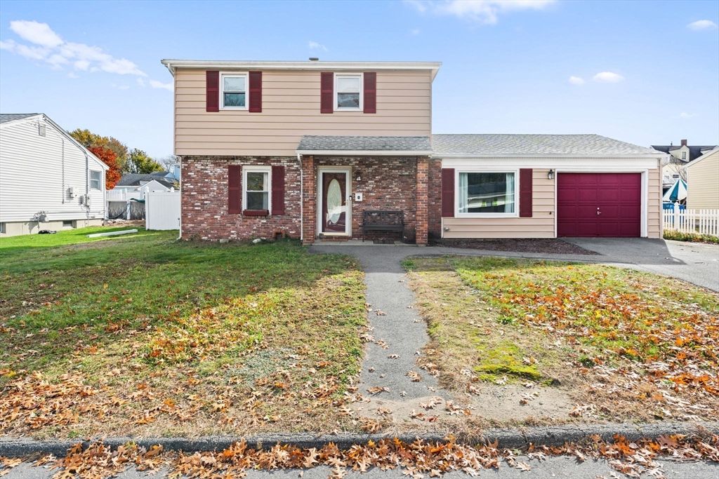 54 Amherst St, Lawrence, MA 01843