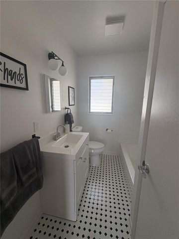 1014 E OKALOOSA AVENUE, Tampa, FL 33604