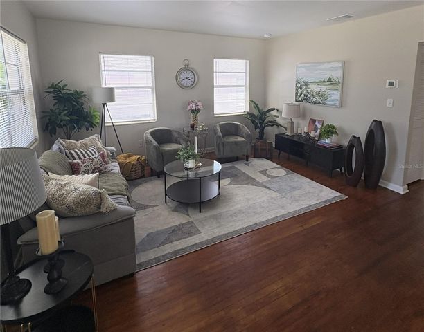 1014 E OKALOOSA AVENUE, Tampa, FL 33604