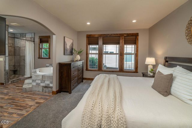 63109 Turret Court, Bend, OR 97701
