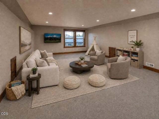 63109 Turret Court, Bend, OR 97701