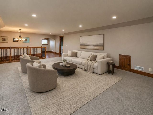 63109 Turret Court, Bend, OR 97701