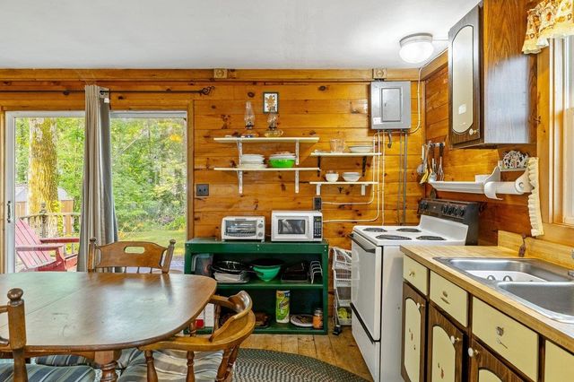 2322 West Shore Road, Alburgh, VT 05440