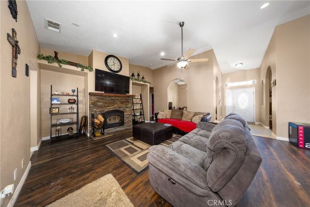 11671 Desert View, Pinon Hills, CA 92372