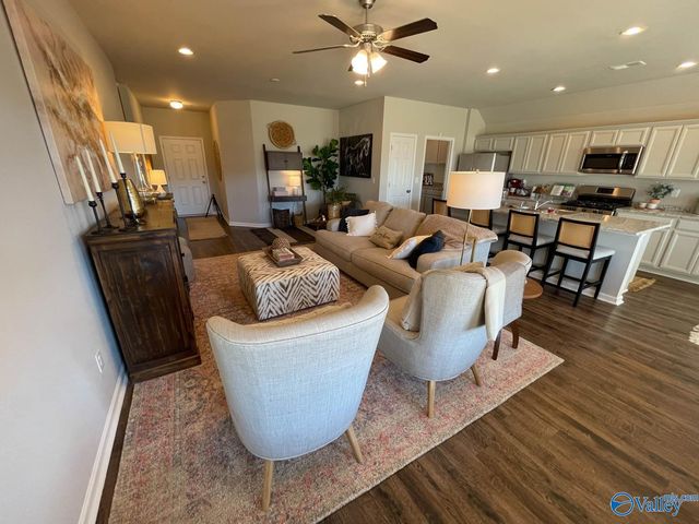 4306 Foxwood Drive, Decatur, AL 35603