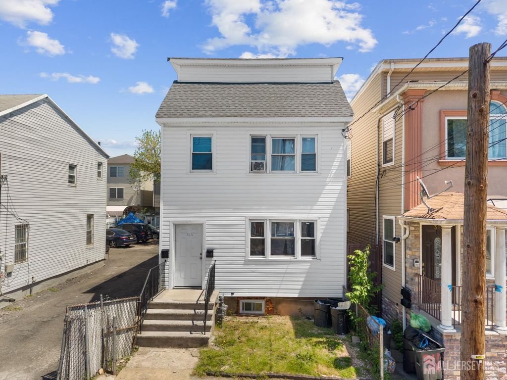 313 Livingston Street, Elizabeth, NJ 07206