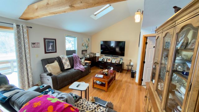 5 Old Turnpike Road, Epsom, NH 03234