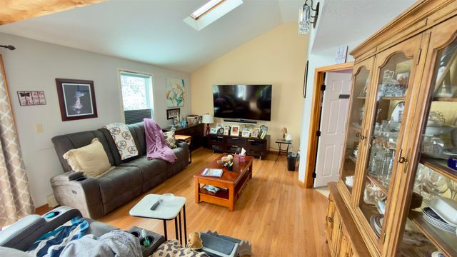 5 Old Turnpike Road, Epsom, NH 03234