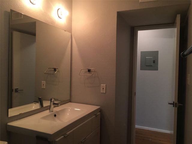 5306 Woodrow 204, Austin, TX 78756