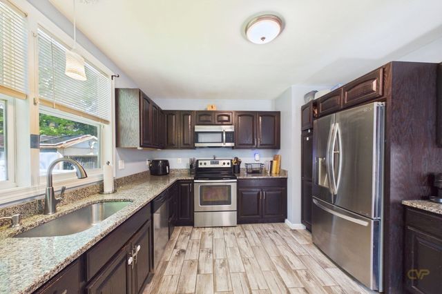 57 Mary St, New Bedford, MA 02745