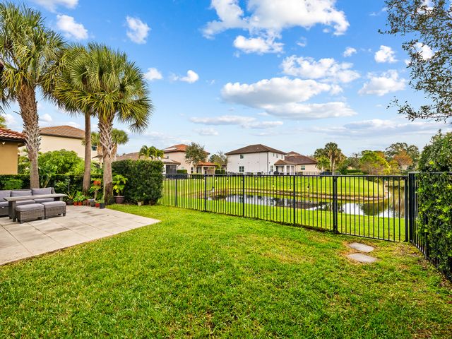 6830 Langdon Way, Lake Worth, FL 33463