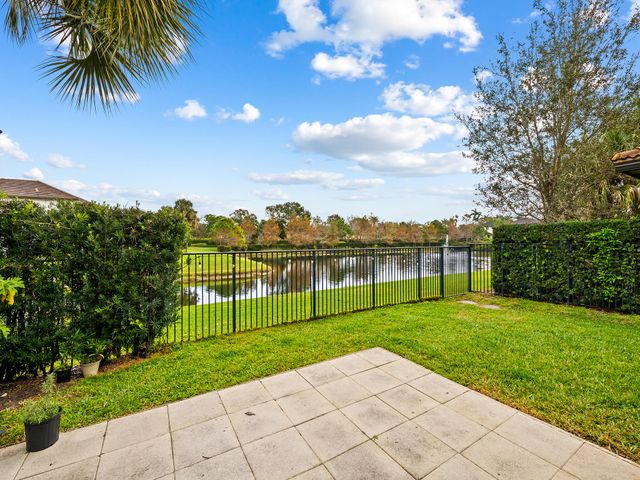 6830 Langdon Way, Lake Worth, FL 33463