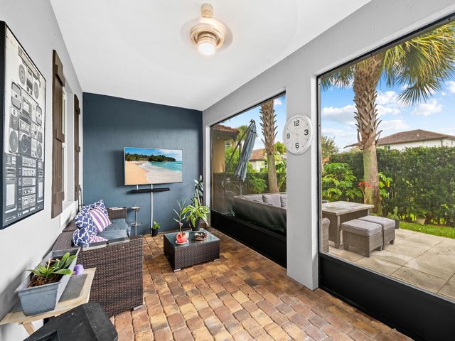 6830 Langdon Way, Lake Worth, FL 33463