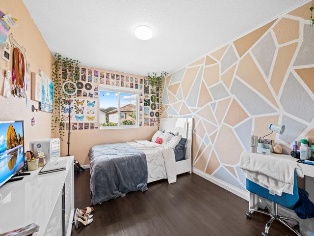 6830 Langdon Way, Lake Worth, FL 33463