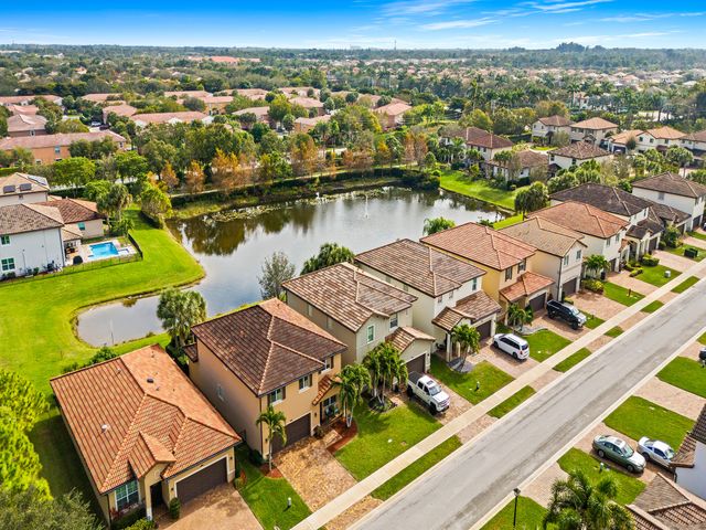 6830 Langdon Way, Lake Worth, FL 33463