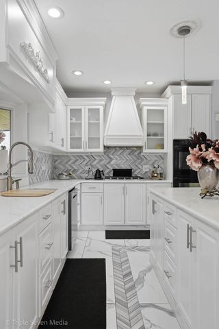 12600 Sheffield Court, Palos Park, IL 60464