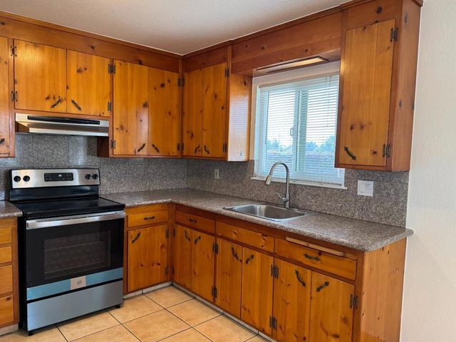 221 Rondale, Hayward, CA 94541