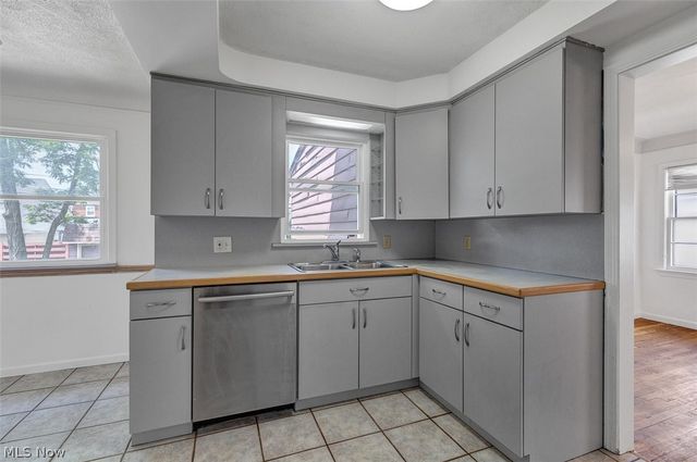 4493 Silsby Road, University Heights, OH 44118