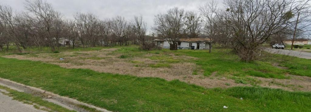 802 E 12th Avenue, Corsicana, TX 75110