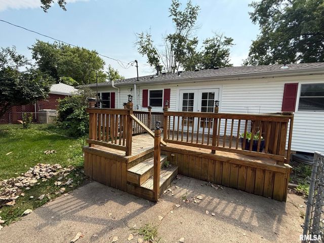 18 Radcliff Road, Springfield, IL 62703