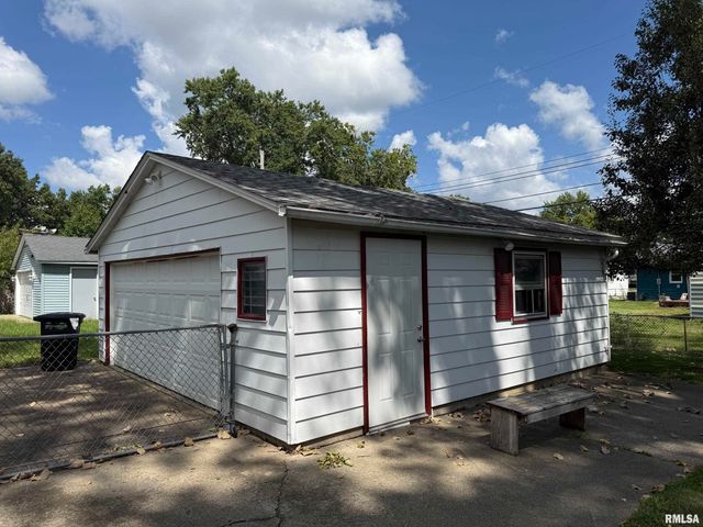 18 Radcliff Road, Springfield, IL 62703