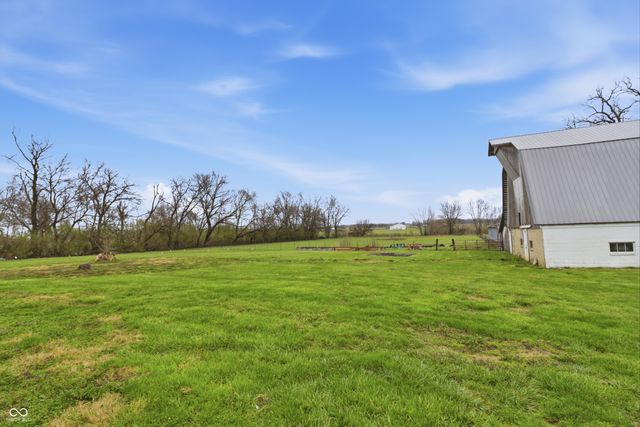 4665 S Mauxferry Road, Franklin, IN 46131