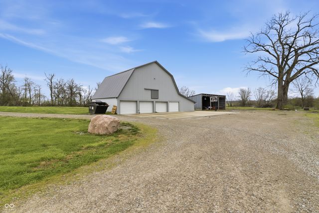4665 S Mauxferry Road, Franklin, IN 46131