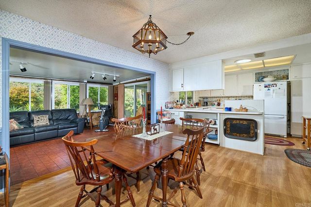 4818 Refugio Avenue, Carlsbad, CA 92008