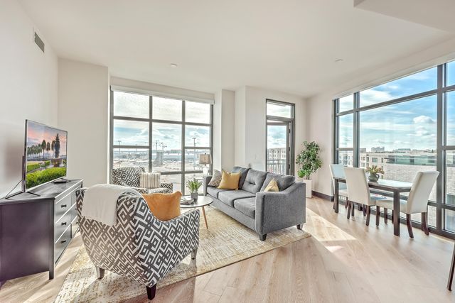 5 Gadsdenboro Street 511, Charleston, SC 29401