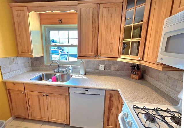 9907 DAHLIA STREET N, Pinellas Park, FL 33782