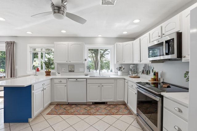 23 Shore Rd, North Reading, MA 01864