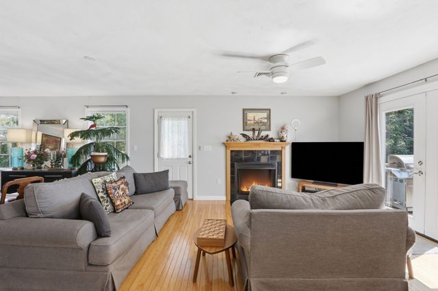 23 Shore Rd, North Reading, MA 01864