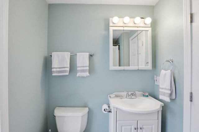 23 Shore Rd, North Reading, MA 01864