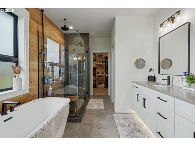 835 REAGAN St, Mt Angel, OR 97362