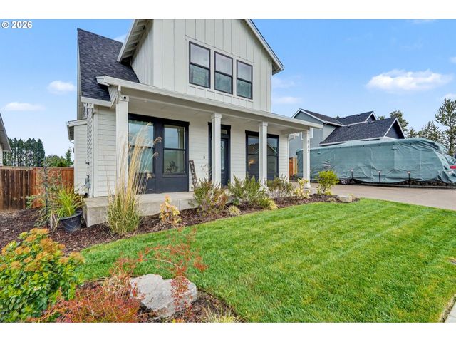 835 REAGAN St, Mt Angel, OR 97362