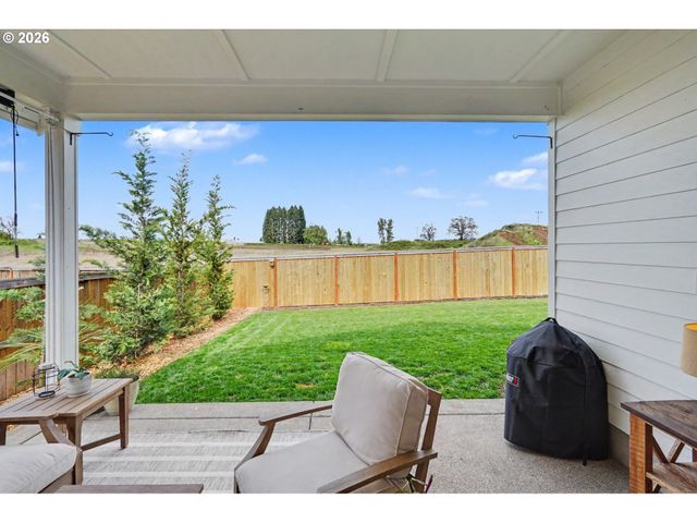 835 REAGAN St, Mt Angel, OR 97362